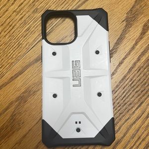 UAG Pathfinder iPhone 11 max pro case